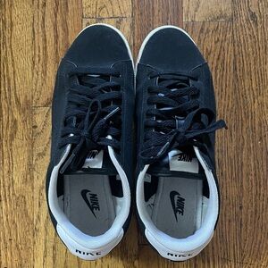 Nike Women’s Black and White Low-Top Sneakers